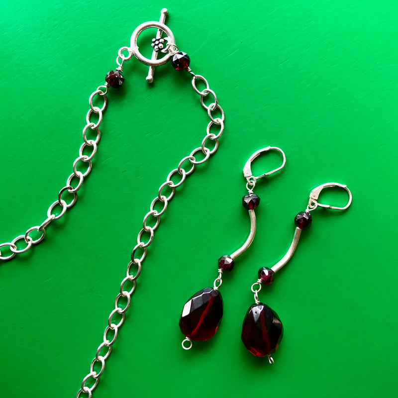 Baltic Red Amber Faceted Garnet Beads Necklace Earrings Set